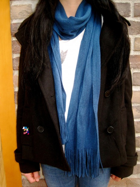 Adding that extra flare with a teal blue scarf!