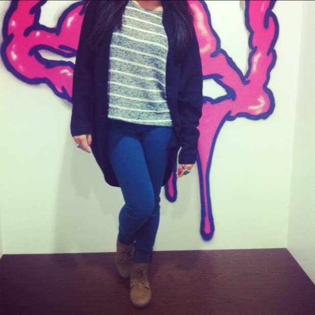 Active Get Low L/S Top in Black/White, Timing Jackpot Cardi in Black, Flying Monkey Gossip Girl Skinny  Jean in Teal